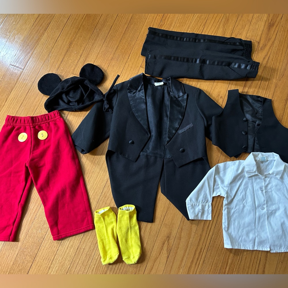 Toddler’s Mickey Mouse costume.